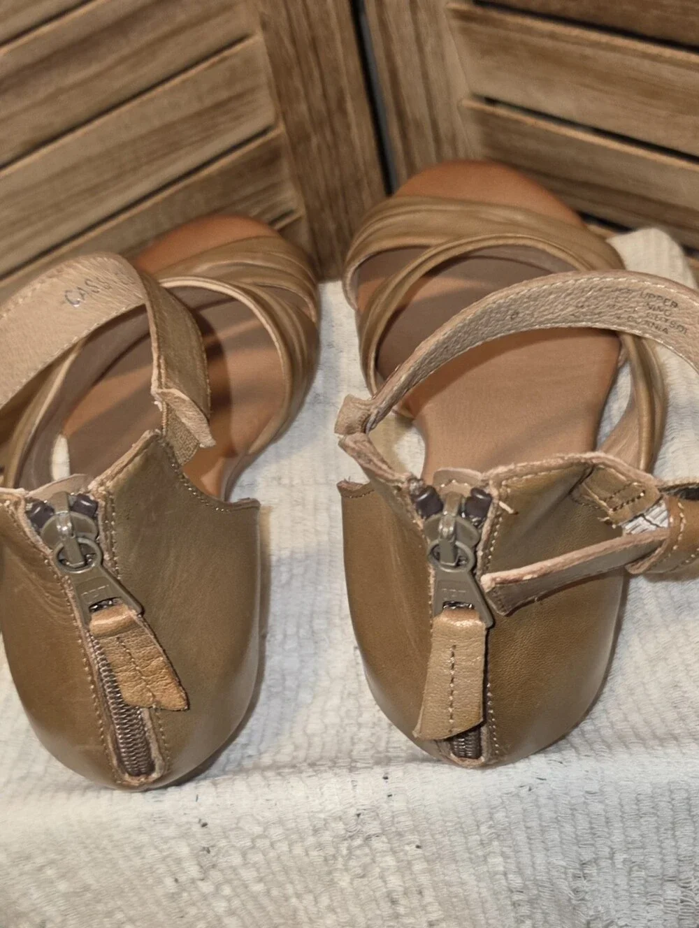 Miz Mooz 6 EUR 36 Beige Leather Cassie Sandals - Picture 4 of 5